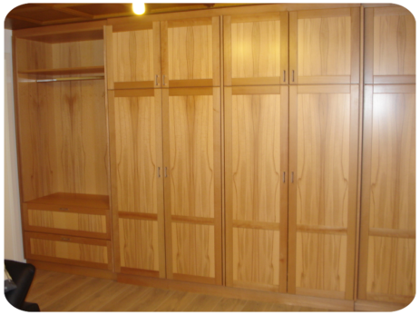 Wandschrank in Buche - Kern
