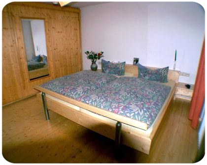 Schlafzimmer in Fichte